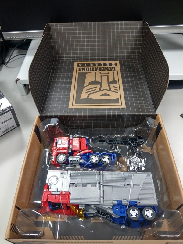 Takara Generations Selects Star Convoy Image  (3 of 20)